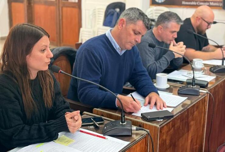 Milagros Serra junto a sus pares en el Concejo Municipal Milagros Serra junto a sus pares en el Concejo Municipal