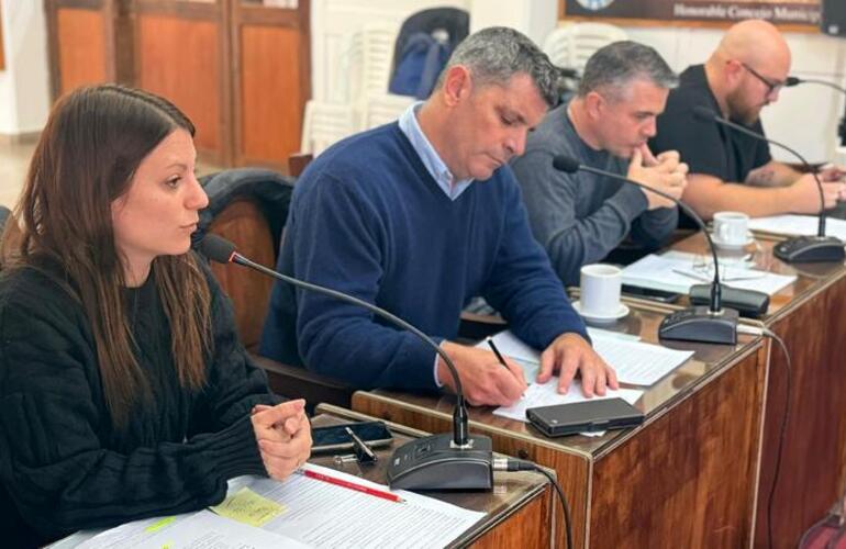 Milagros Serra junto a sus pares en el Concejo Municipal