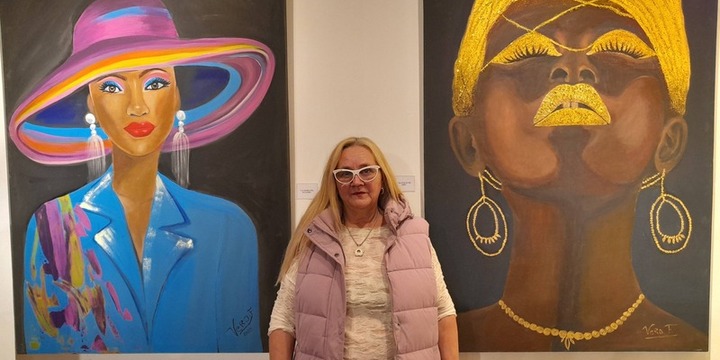 Imagen de Se inaugur&oacute; la muestra "Busc&aacute;ndote, me encontr&eacute;" de Ver&oacute;nica Fornaro en la Biblioteca Popular