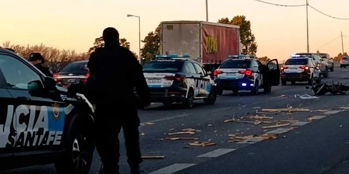 Imagen de Fatal choque en Circunvalaci&oacute;n: muri&oacute; un motociclista y hubo otros tres heridos graves