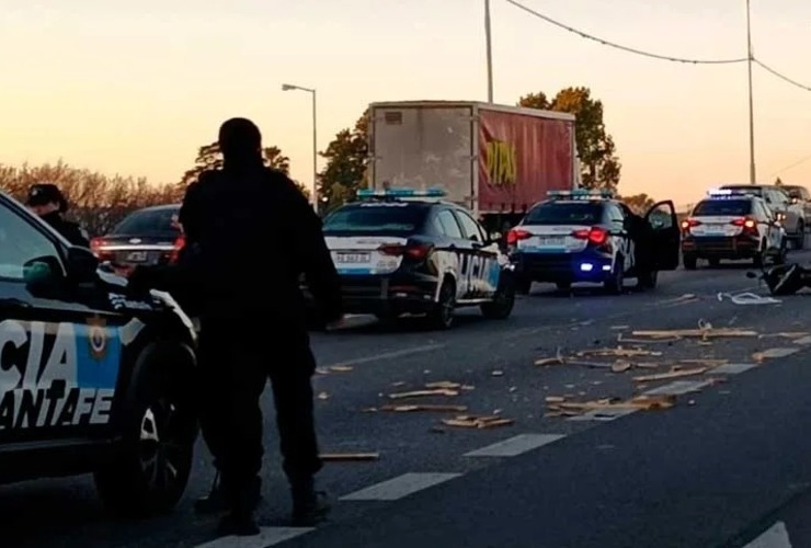 Imagen de Fatal choque en Circunvalaci&oacute;n: muri&oacute; un motociclista y hubo otros tres heridos graves
