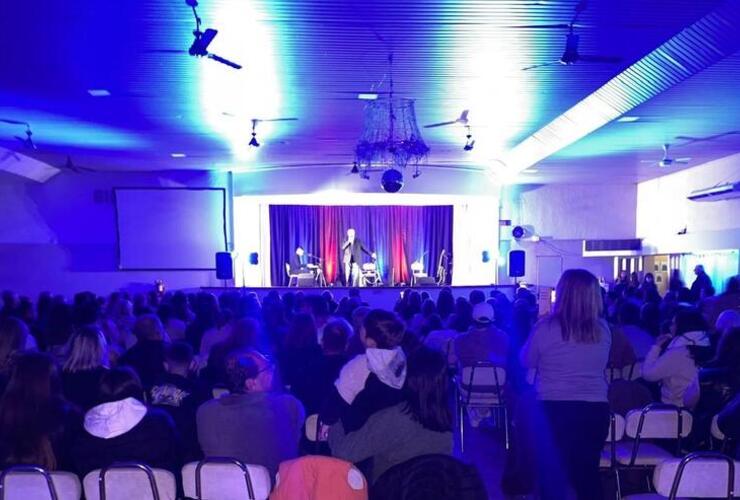 Los alumnos subieron al escenario del Centro de Jubilados y Pensionados de AS