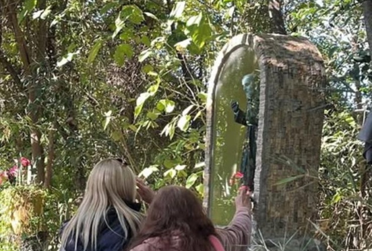 Imagen de 5&deg; aniversario de la Gruta del Padre P&iacute;o en el Barrio Mirador del R&iacute;o