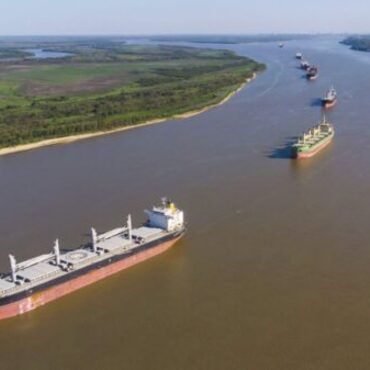 Imagen de Hidrov&iacute;a Paran&aacute;-Paraguay: Santa Fe exige celeridad en la adjudicaci&oacute;n para bajar un 15% los costos log&iacute;sticos