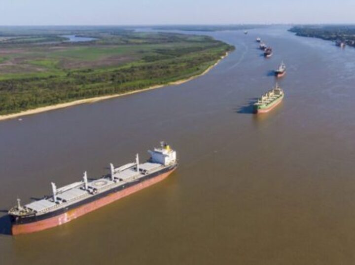 Imagen de Hidrov&iacute;a Paran&aacute;-Paraguay: Santa Fe exige celeridad en la adjudicaci&oacute;n para bajar un 15% los costos log&iacute;sticos