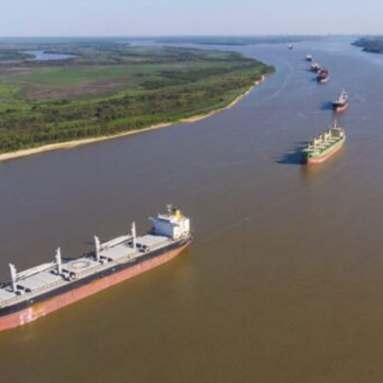 Imagen de Hidrov&iacute;a Paran&aacute;-Paraguay: Santa Fe exige celeridad en la adjudicaci&oacute;n para bajar un 15% los costos log&iacute;sticos