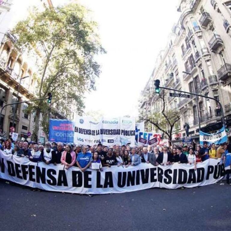 Imagen de Conflicto universitario: Gremios docentes inician un paro nacional de una semana y se paralizan las aulas p&uacute;blicas