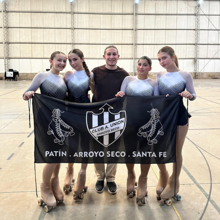 Imagen de Buenos desempe&ntilde;os de patinadoras de Uni&oacute;n en el 3&ordm; torneo cat. B en San Lorenzo