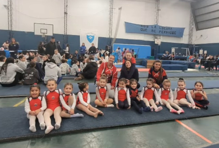 Imagen de Gimnastas de Talleres, compitieron en un Encuentro de Gimnasia Art&iacute;stica en el club Libertad