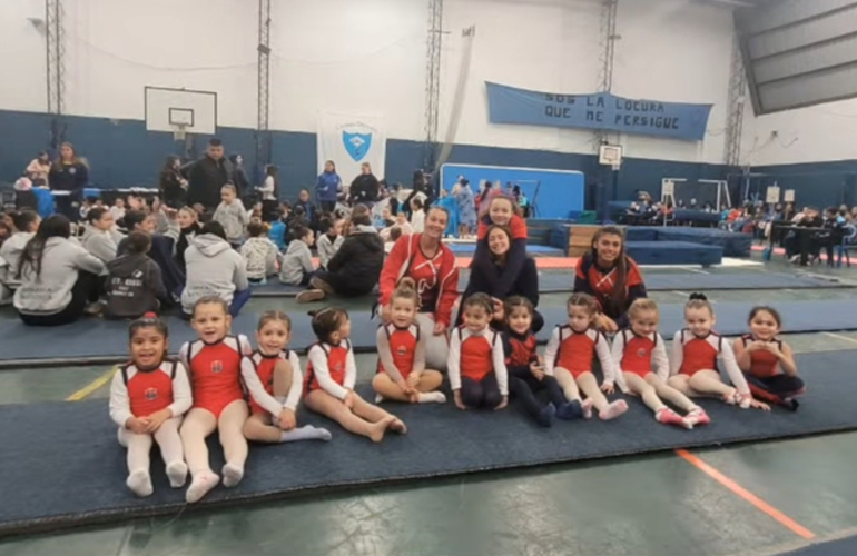 Imagen de Gimnastas de Talleres, compitieron en un Encuentro de Gimnasia Art&iacute;stica en el club Libertad