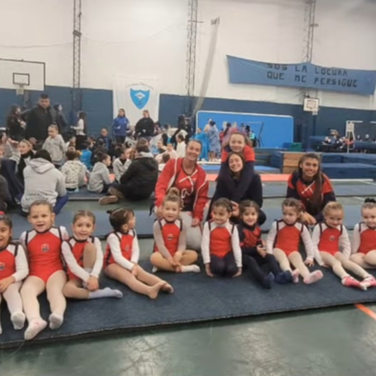 Imagen de Gimnastas de Talleres, compitieron en un Encuentro de Gimnasia Art&iacute;stica en el club Libertad