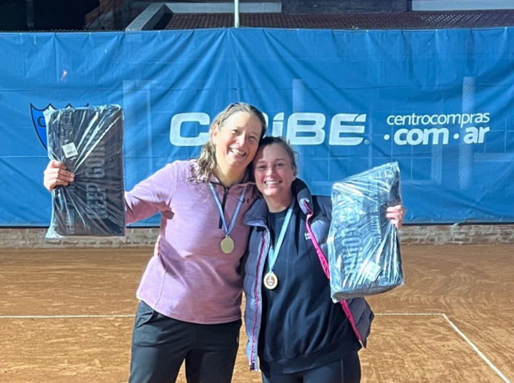 Imagen de La dupla femenina de ASAC, Fabbri y Szcszepanowski son Campeonas en Dobles C1 del Pre Interclubes