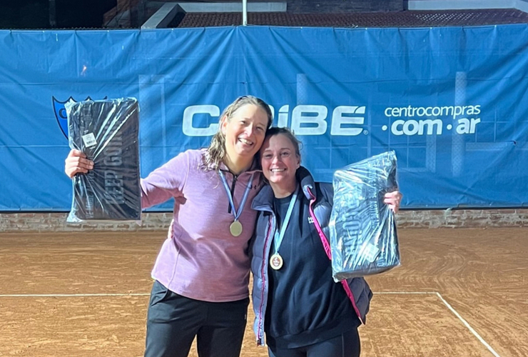Imagen de La dupla femenina de ASAC, Fabbri y Szcszepanowski son Campeonas en Dobles C1 del Pre Interclubes