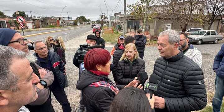 El intendente Daniel Tonelli arrib&oacute; junto a miembros de su gabinete.