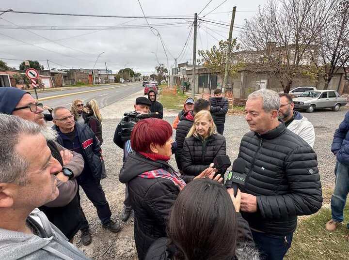 El intendente Daniel Tonelli arrib&oacute; junto a miembros de su gabinete.