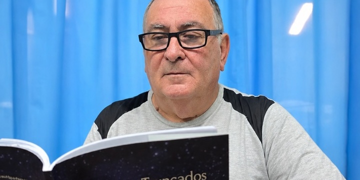Imagen de Alberto Aichino presta su novela "Destinos Truncados