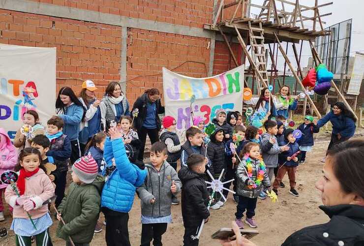 Imagen de Con la "Bicicleteada de la Alegría", comenzaron los festejos por el Día de los Jardines Imagen de Con la "Bicicleteada de la Alegría", comenzaron los festejos por el Día de los Jardines