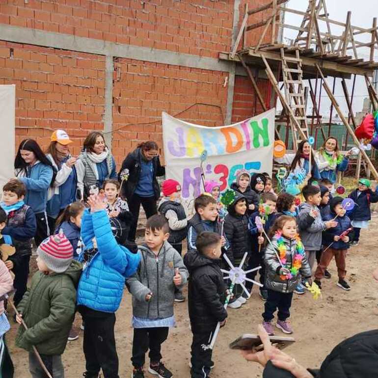 Imagen de Con la "Bicicleteada de la Alegr&iacute;a", comenzaron los festejos por el D&iacute;a de los Jardines
