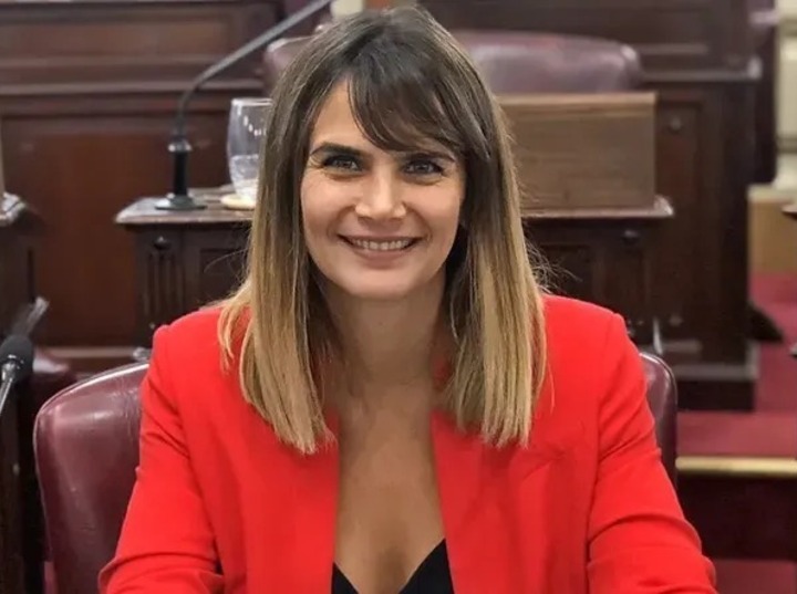 Imagen de Un video de IA de Amalia Granata generó una ola de comentarios y dividió opiniones en redes sociales Imagen de Un video de IA de Amalia Granata generó una ola de comentarios y dividió opiniones en redes sociales