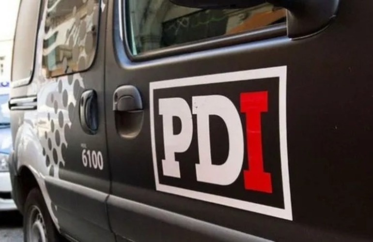 Imagen de Una alumna llev&oacute; marihuana y una balanza a la escuela y la investigaci&oacute;n deriv&oacute; en la detenci&oacute;n de una polic&iacute;a