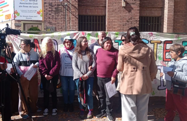 Imagen de Crisis y alarma en Rosario: El Centro de D&iacute;a "Alas" advirti&oacute; que est&aacute; al borde del cierre por falta de fondos