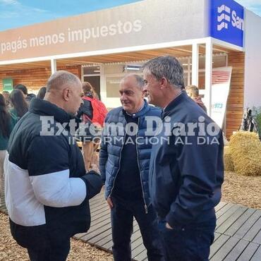 Imagen de Alvear presente en AgroActiva: Parques productivos firmaron un Compromiso con la Innovaci&oacute;n Laboral junto a la Provincia