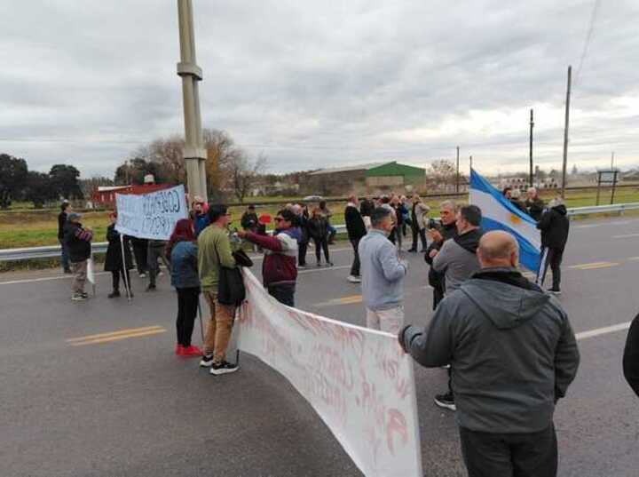 Imagen de Conflicto en la ruta: vecinos de Arroyo Seco se movilizan en el acceso del Cristo en reclamo de soluciones