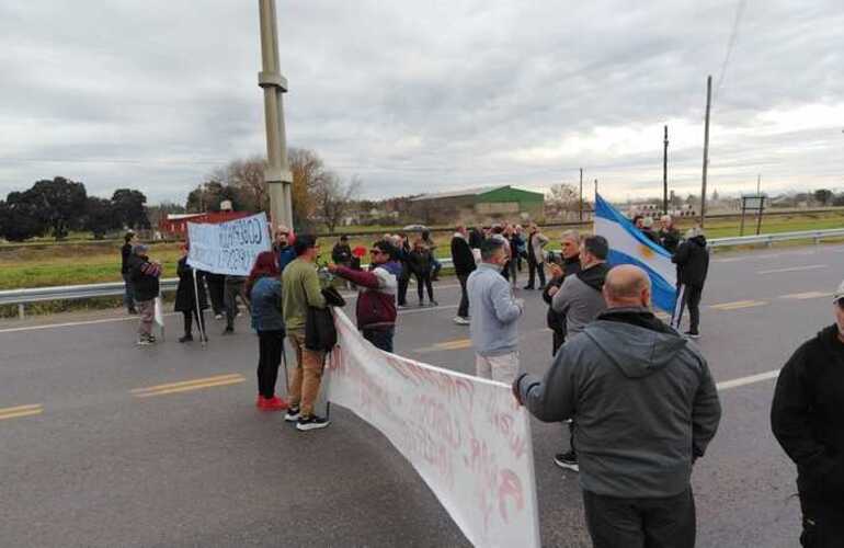 Imagen de Conflicto en la ruta: vecinos de Arroyo Seco se movilizan en el acceso del Cristo en reclamo de soluciones