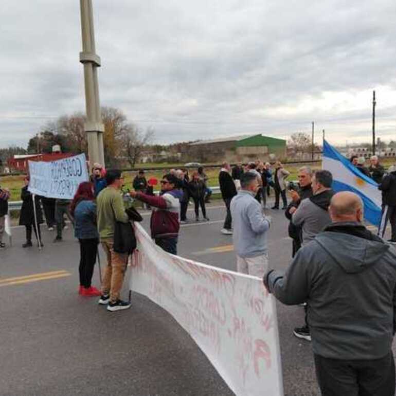 Imagen de Conflicto en la ruta: vecinos de Arroyo Seco se movilizan en el acceso del Cristo en reclamo de soluciones
