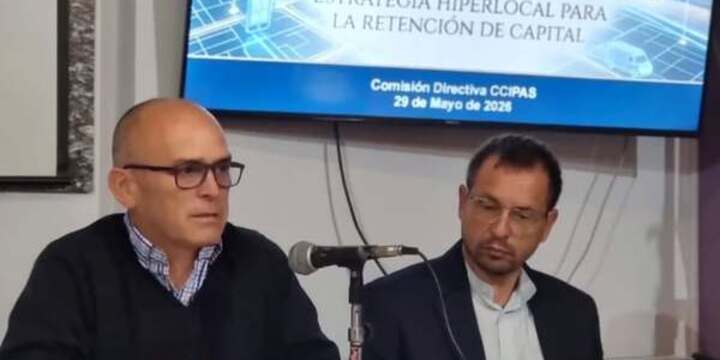 Julio Figueredo y Fernando Purco durante la presentaci&oacute;n oficial de Vidriera Virtual.