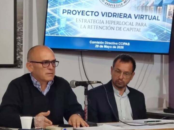 Julio Figueredo y Fernando Purco durante la presentaci&oacute;n oficial de Vidriera Virtual.