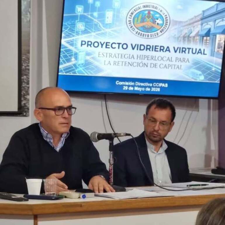 Julio Figueredo y Fernando Purco durante la presentaci&oacute;n oficial de Vidriera Virtual.