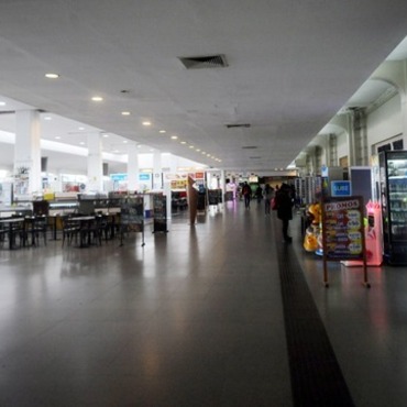 Imagen de Detuvieron a un subinspector de Los Pumas acusado de robar un celular en la terminal