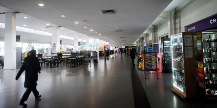 Imagen de Detuvieron a un subinspector de Los Pumas acusado de robar un celular en la terminal
