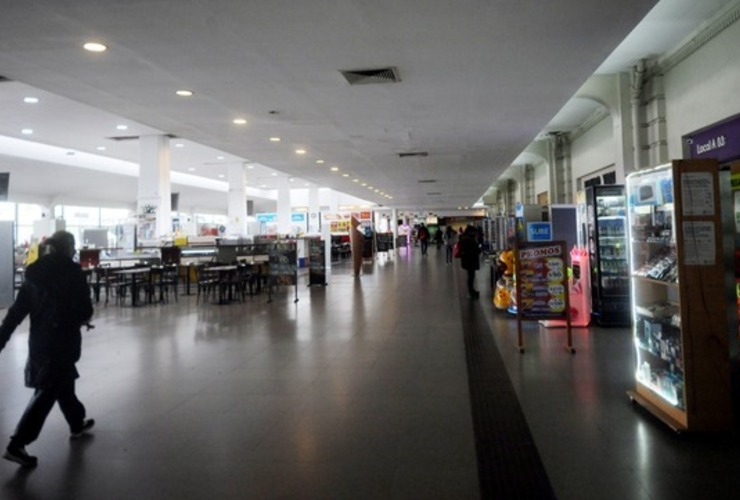 Imagen de Detuvieron a un subinspector de Los Pumas acusado de robar un celular en la terminal