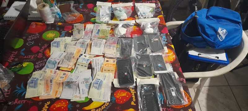 Imagen de Golpe al microtr&aacute;fico en Alcorta: cuatro allanamientos simult&aacute;neos dejaron cuatro detenidos y el secuestro de material estupefaciente