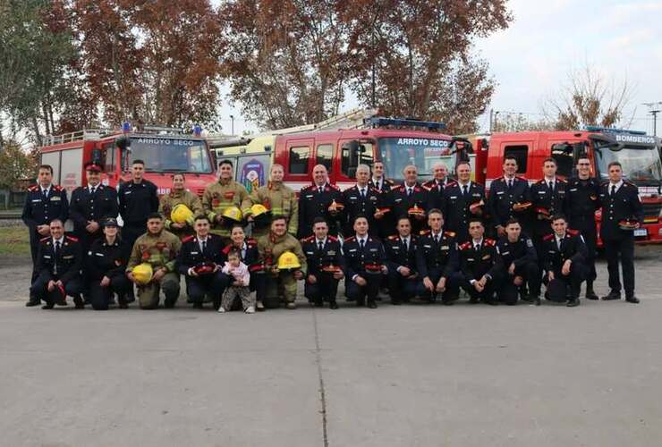 Imagen de Bomberos Voluntarios celebr&oacute; su d&iacute;a con el juramento de seis nuevos integrantes y la presentaci&oacute;n de una unidad 0Km