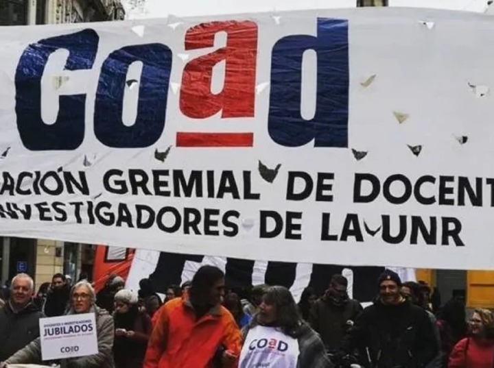 Imagen de Coad: docentes de la UNR anunciaron un paro de una semana para mediados de junio