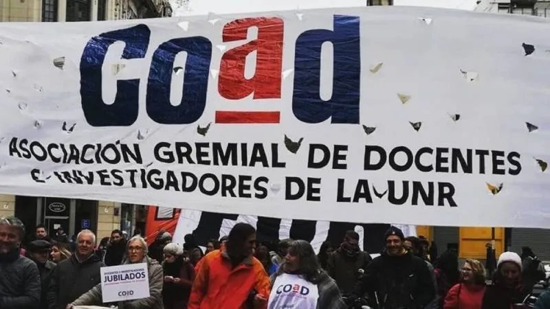 Imagen de Coad: docentes de la UNR anunciaron un paro de una semana para mediados de junio