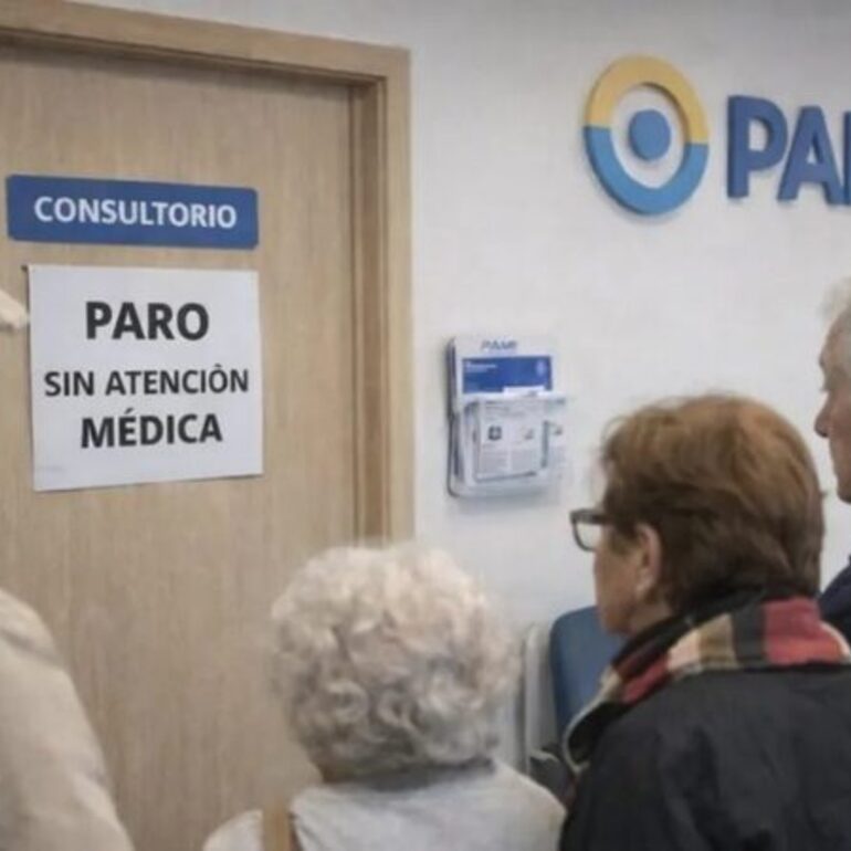 Imagen de Paro nacional de PAMI: M&eacute;dicos de cabecera y odont&oacute;logos suspenden la atenci&oacute;n por 72 horas