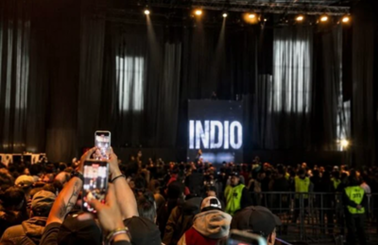 Imagen de Misi&oacute;n cumplida para la &uacute;ltima misa: M&aacute;s de un mill&oacute;n de personas despidieron al Indio Solari en Avellaneda