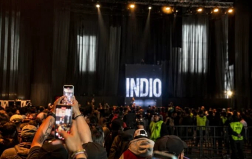 Imagen de Misi&oacute;n cumplida para la &uacute;ltima misa: M&aacute;s de un mill&oacute;n de personas despidieron al Indio Solari en Avellaneda
