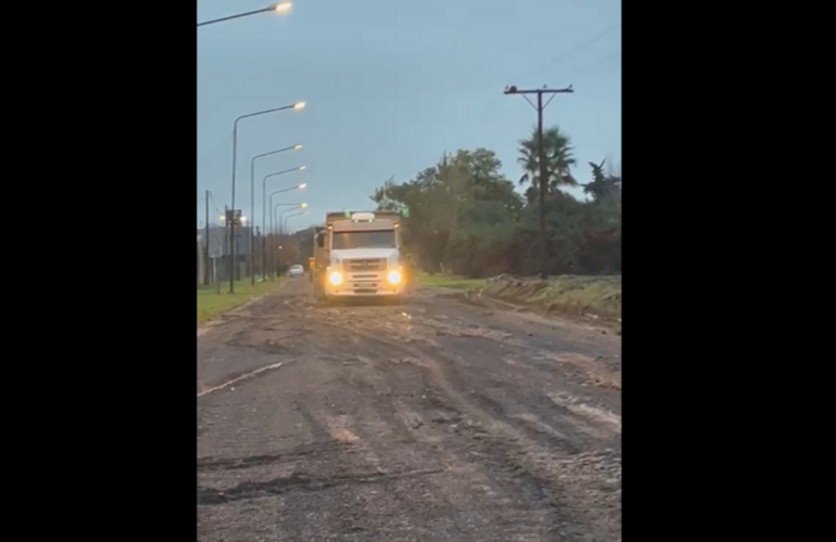 Imagen de Destrozaron un camino reci&eacute;n arreglado en la zona del Bote Club y los vecinos apuntan a una arenera