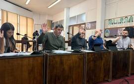Imagen de El Concejo exige respuestas urgentes al Municipio por los olores nauseabundos tras la audiencia p&uacute;blica