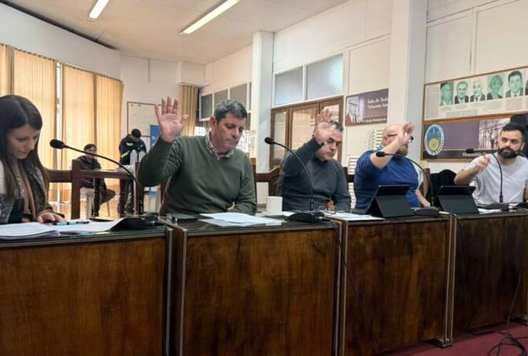 Imagen de El Concejo exige respuestas urgentes al Municipio por los olores nauseabundos tras la audiencia p&uacute;blica