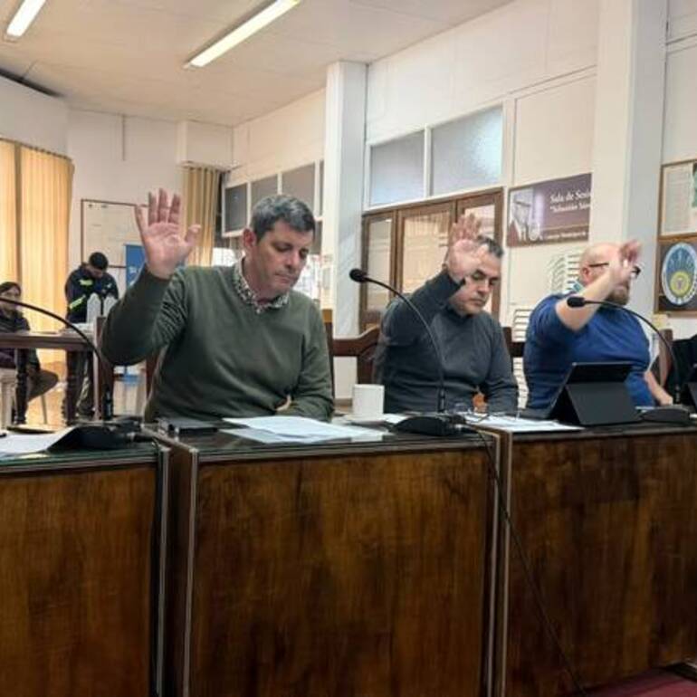 Imagen de El Concejo exige respuestas urgentes al Municipio por los olores nauseabundos tras la audiencia p&uacute;blica