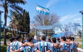 Imagen de Todo listo en Fighiera para la "Jornada Mundialista" en la Plaza P&uacute;blica