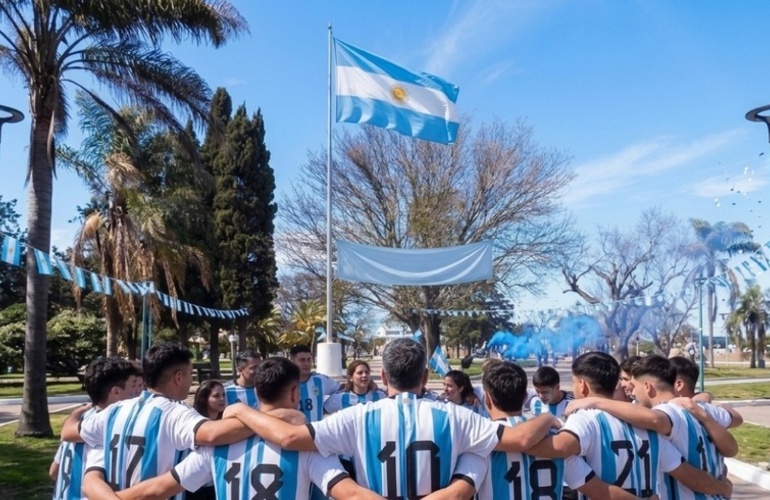 Imagen de Todo listo en Fighiera para la "Jornada Mundialista" en la Plaza P&uacute;blica