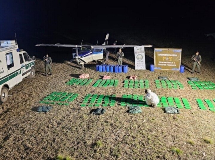 Villa Eloísa. Cerca del aterrizaje cayeron dos pilotos de nacionalidad boliviana. Villa Eloísa. Cerca del aterrizaje cayeron dos pilotos de nacionalidad boliviana.