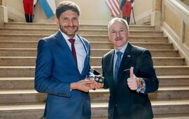 Imagen de Alianza estrat&eacute;gica: Pullaro recibi&oacute; al embajador de EE. UU. para profundizar la cooperaci&oacute;n en seguridad e inversiones